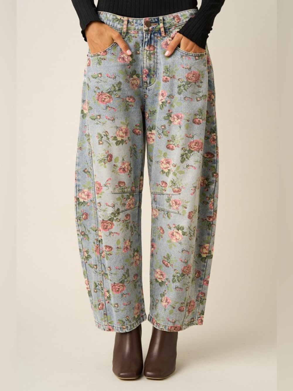 E61. VINTAGE FLORAL PRINT BARREL LEG JEANS WITH POCKETS